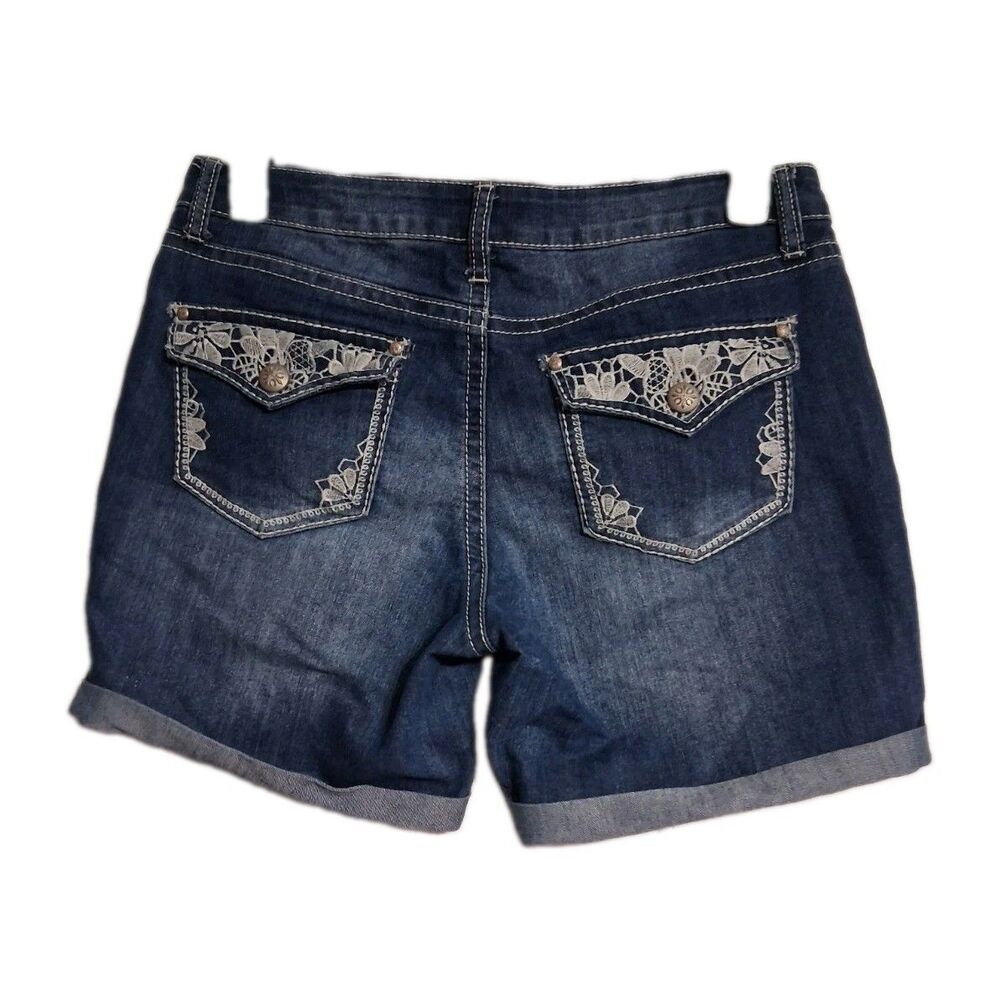 Women's New Directions Embroidered Shorts Size 10